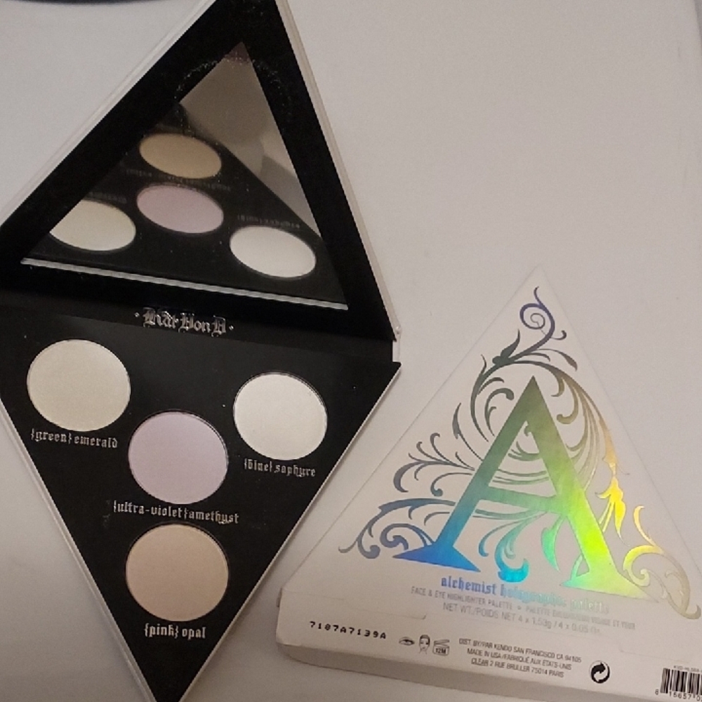 Kat Von D KVD Alchemist holographic palette